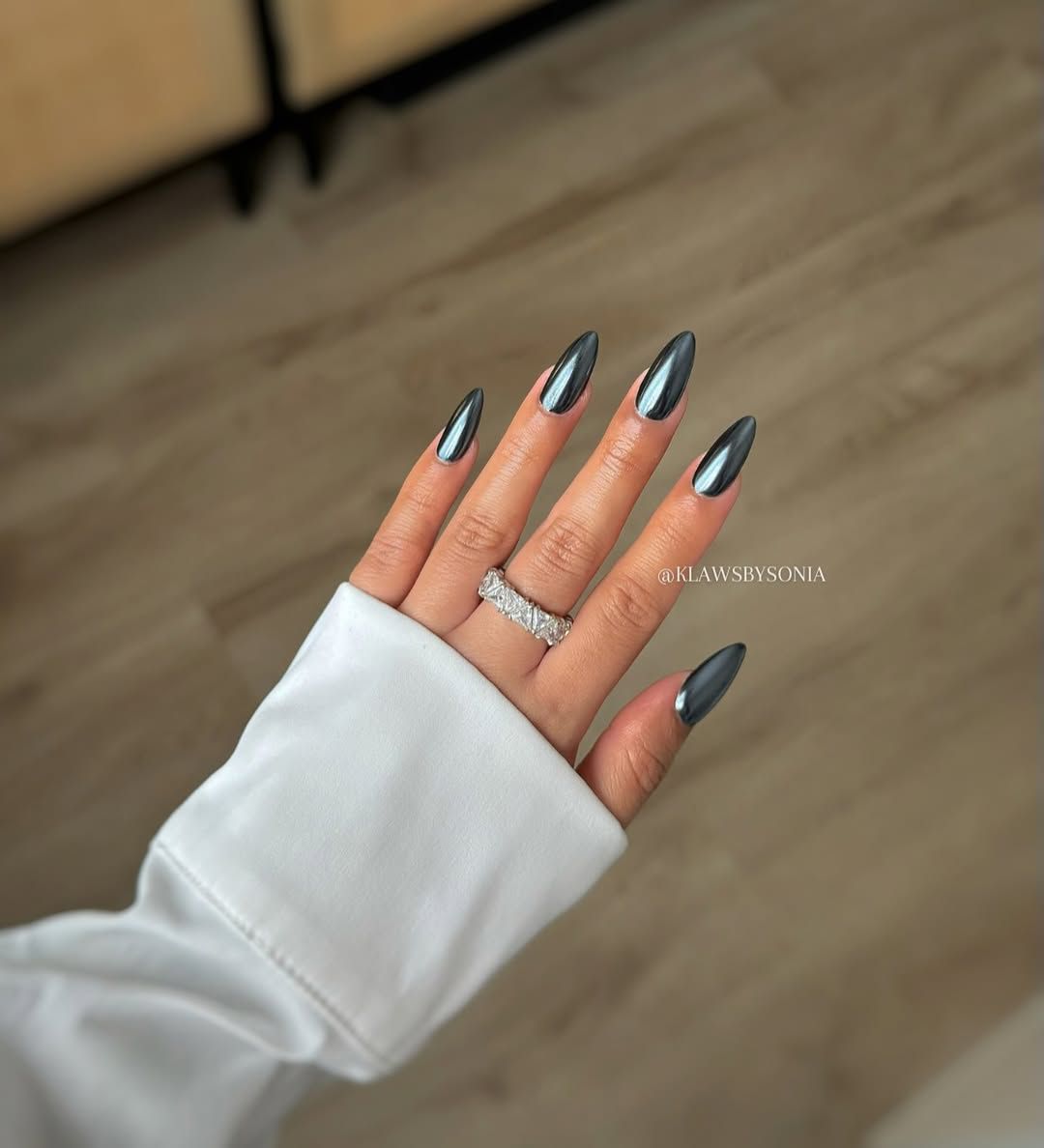Dark Grey Chrome Stiletto Nails — Winter Chrome Nails