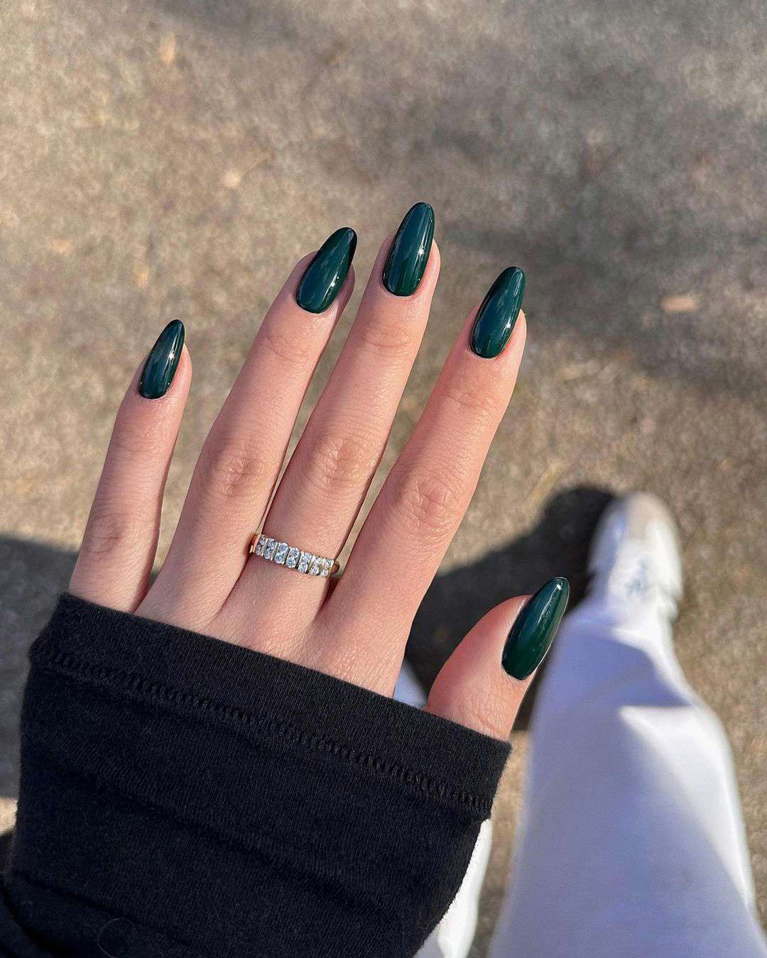 Forest Green Glossy Long Almond Nails Forest Green Glossy Long Almond Nails — Winter Formal Nails