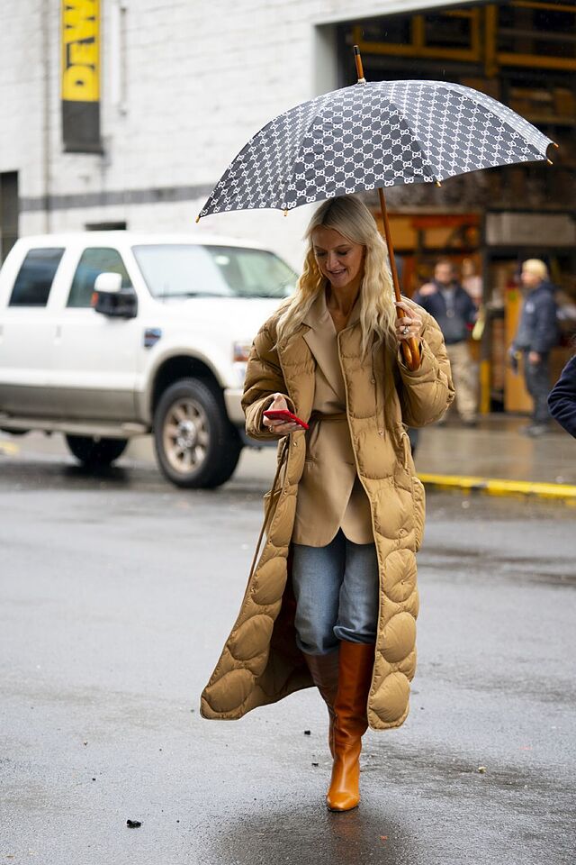 Tan Puffer with Circular Quilting and Knee-High Boots Tan Puffer with Circular Quilting and Knee-High Boots — Long Puffer Coat Outfits