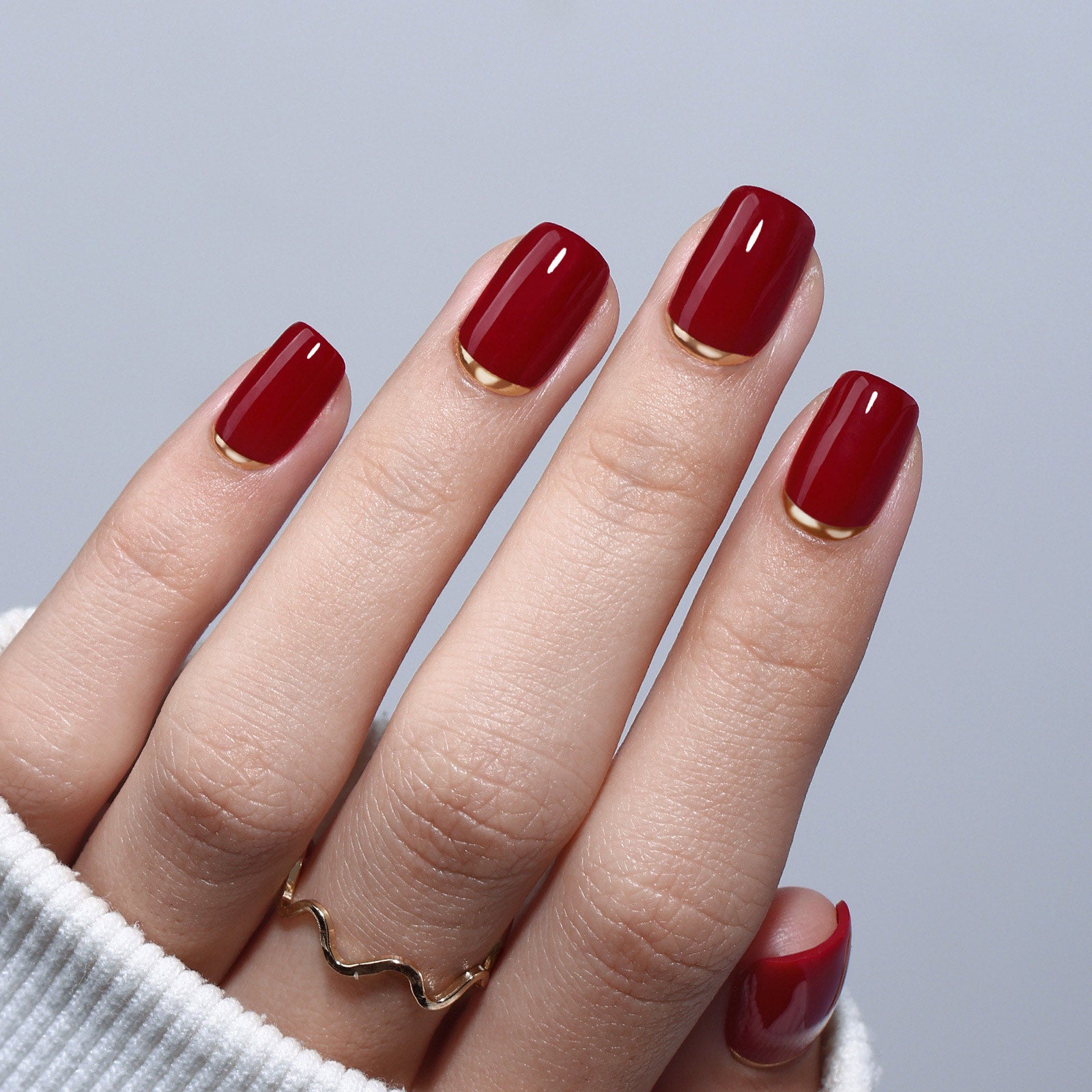 Red Glossy Nails With Gold Moon — Cute Winter Nails