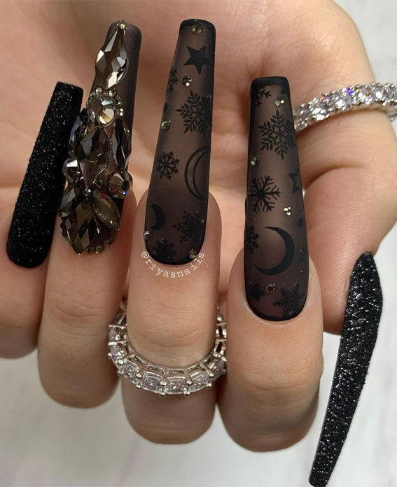Matte And Glitter Visual Idea — Winter Black Nails