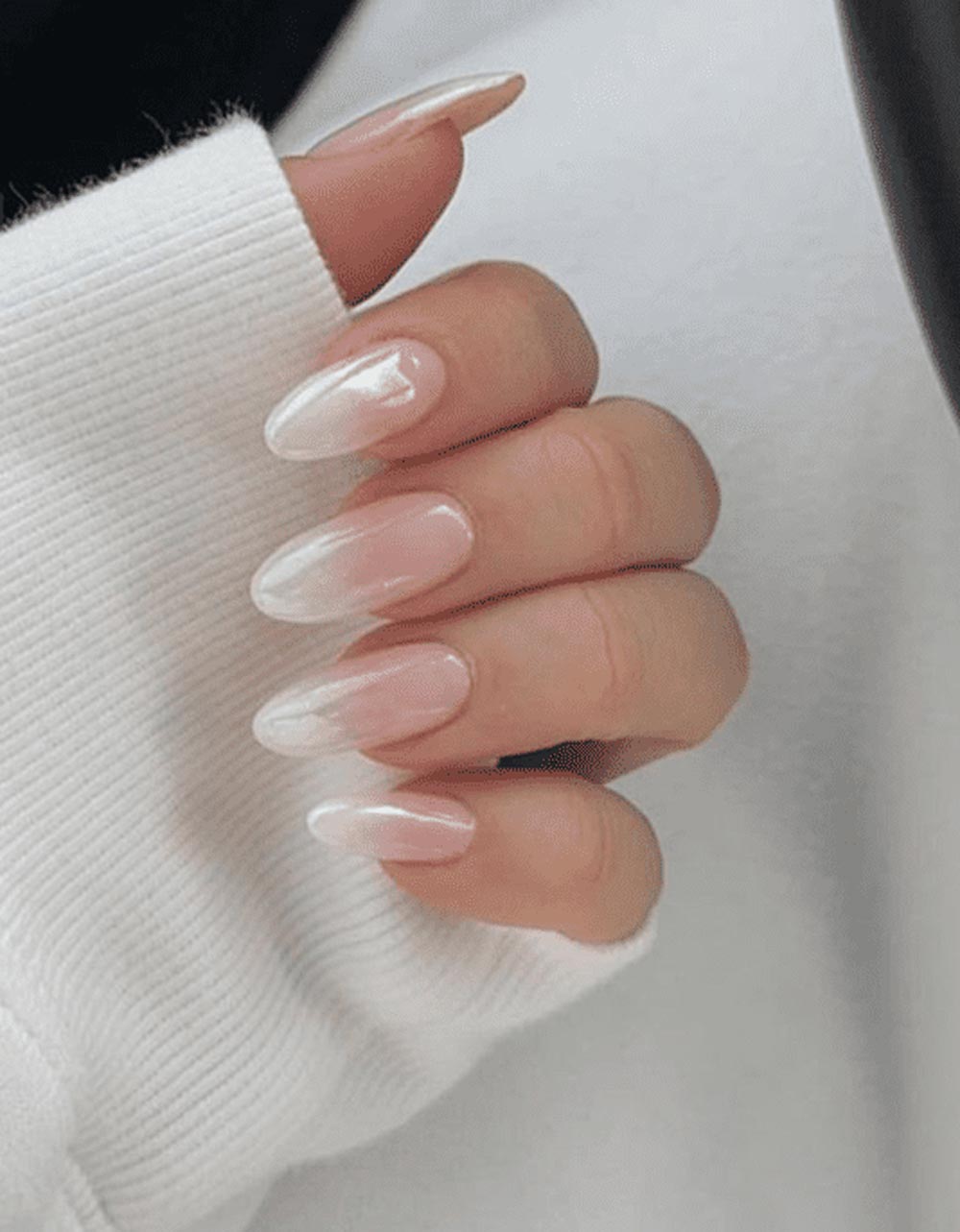 Tortoiseshell Tips Medium Oval Nails Tortoiseshell Tips Medium Oval Nails — Winter Nail Colors for Pale Skin