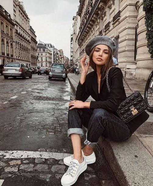 Casual City Outfit Idea Casual City Outfit Idea — Beret Outfits