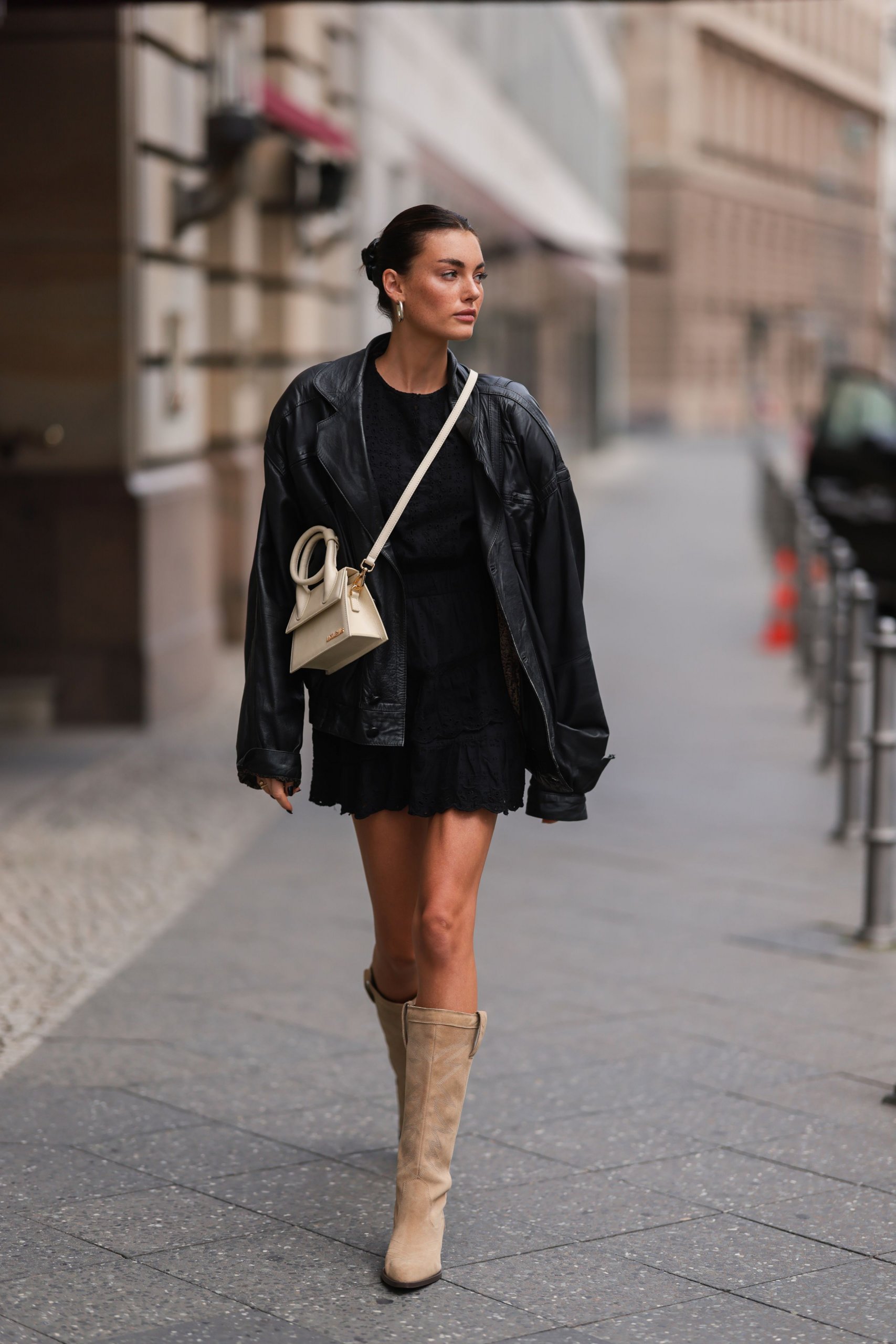 Wildleder-Stiefel: Diese Favoriten sind der perfekte Begleiter für den Herbst | Vogue Germany