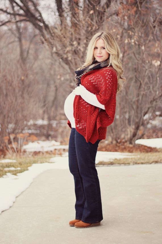 Dark Wash Maternity Jeans with Red Open-Knit Cardigan Dark Wash Maternity Jeans with Red Open-Knit Cardigan — Winter Maternity Outfits
