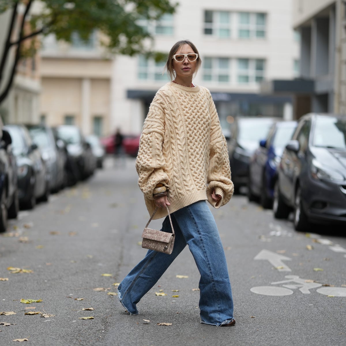 Oversized Cable Knit Sweater and Wide-Leg Jeans for Cozy Y2K Style Oversized Cable Knit Sweater and Wide-Leg Jeans for Cozy Y2K Style — Y2K Winter Outfits