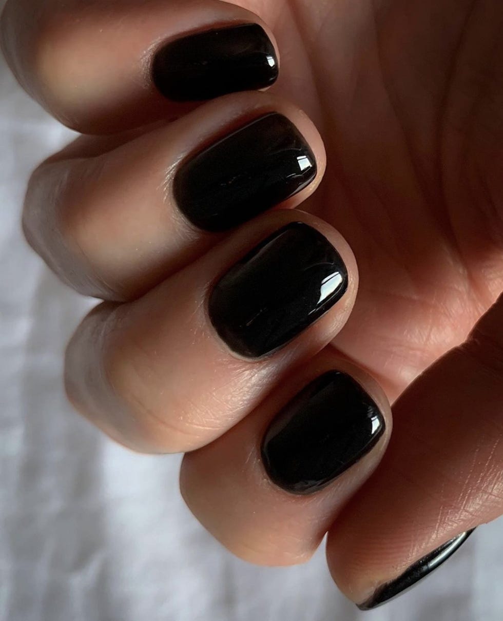 Glossy Visual Idea — Winter Black Nails