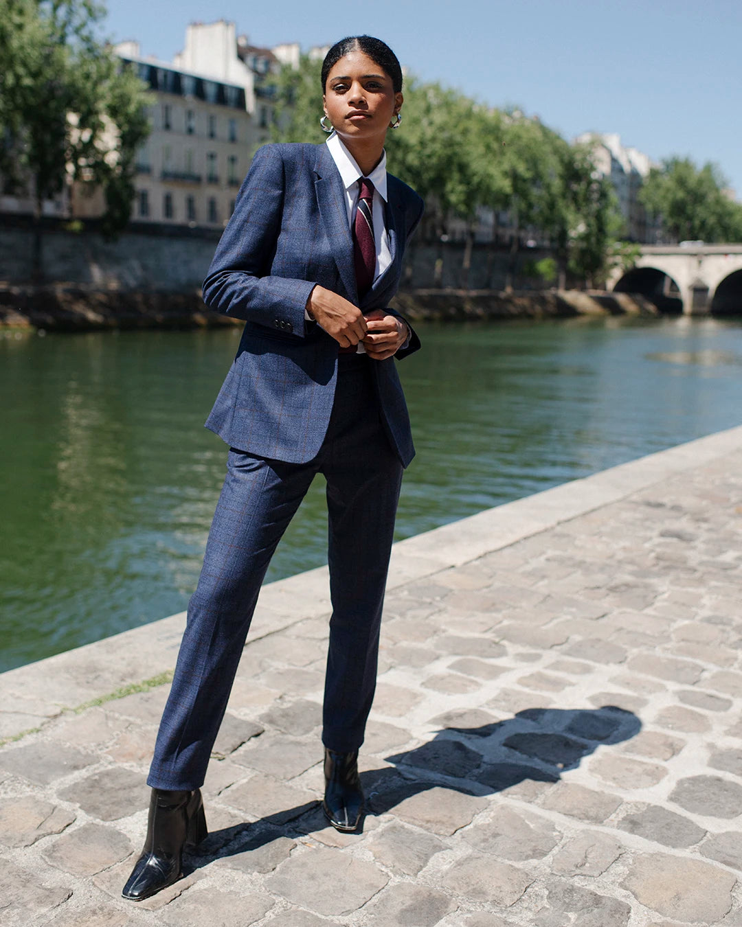 Tailored Navy Plaid Suit for Business Casual Tailored Navy Plaid Suit for Business Casual — Winter Outfits for Warm Weather
