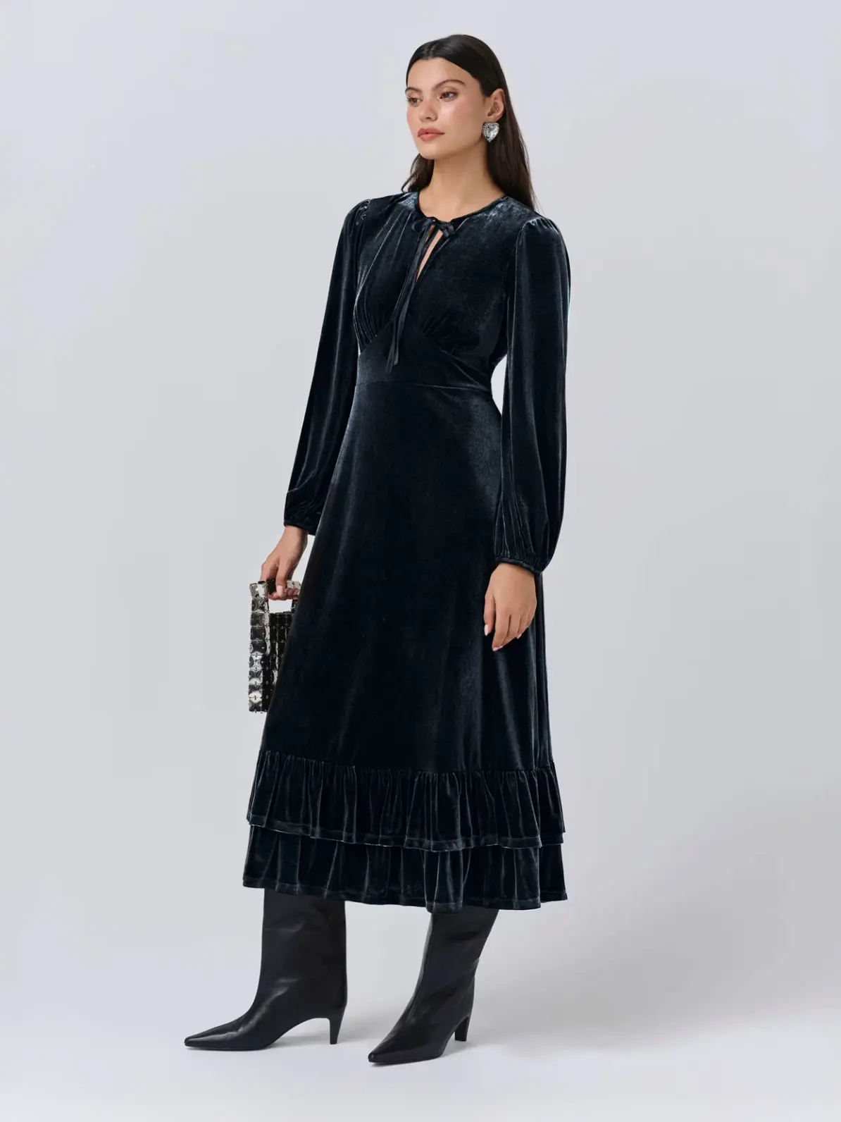 Velvet Elegance: Teal Midi Dress for Cocktail Events Velvet Elegance: Teal Midi Dress for Cocktail Events — Dressy Winter Outfits