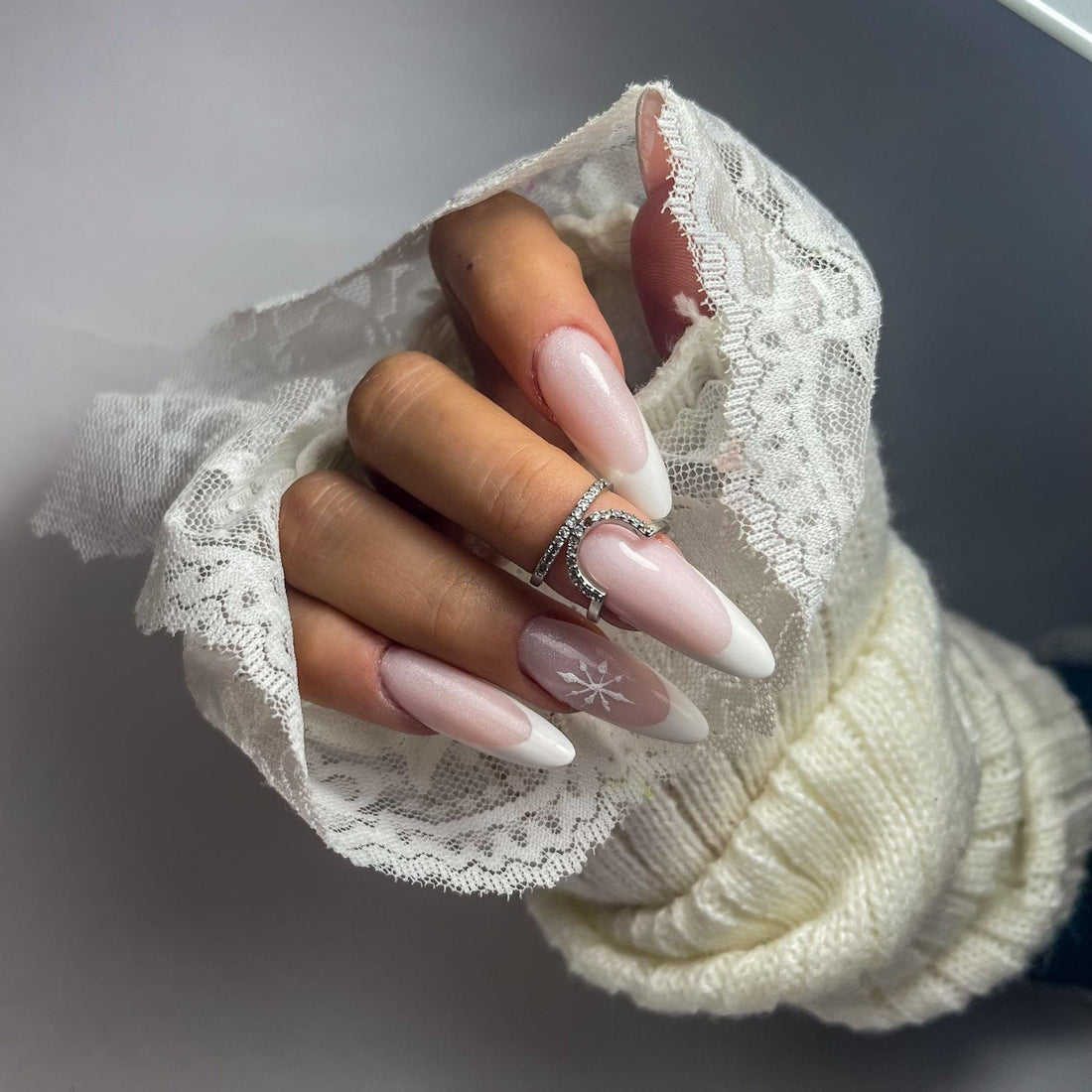 French Tips Snowflake On Ring Finger Visual Idea French Tips Snowflake On Ring Finger Visual Idea — Winter Stiletto Nails