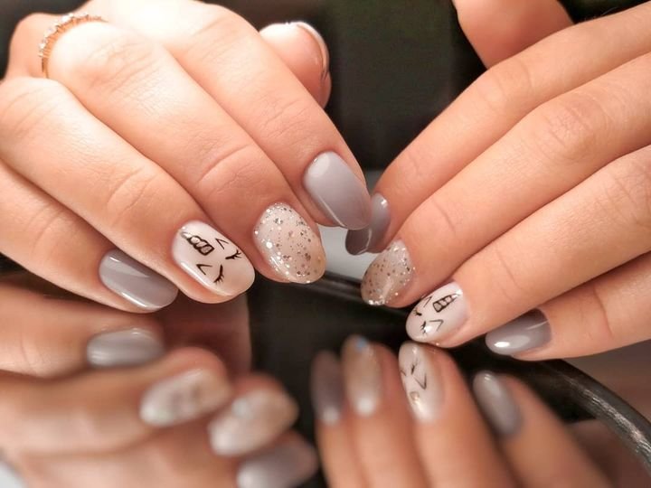 Neutral Grey and Beige Unicorn Face Nails — Winter Gel Nails