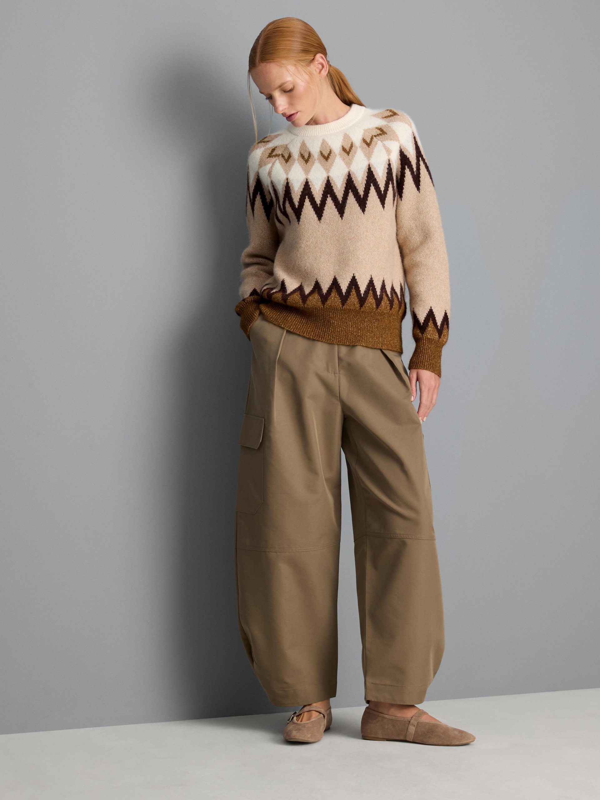 Beige Fair Isle Sweater with Tan Cargo Pants and Loafers for Casual Outing Beige Fair Isle Sweater with Tan Cargo Pants and Loafers for Casual Outing — Fair Isle Sweater Outfits