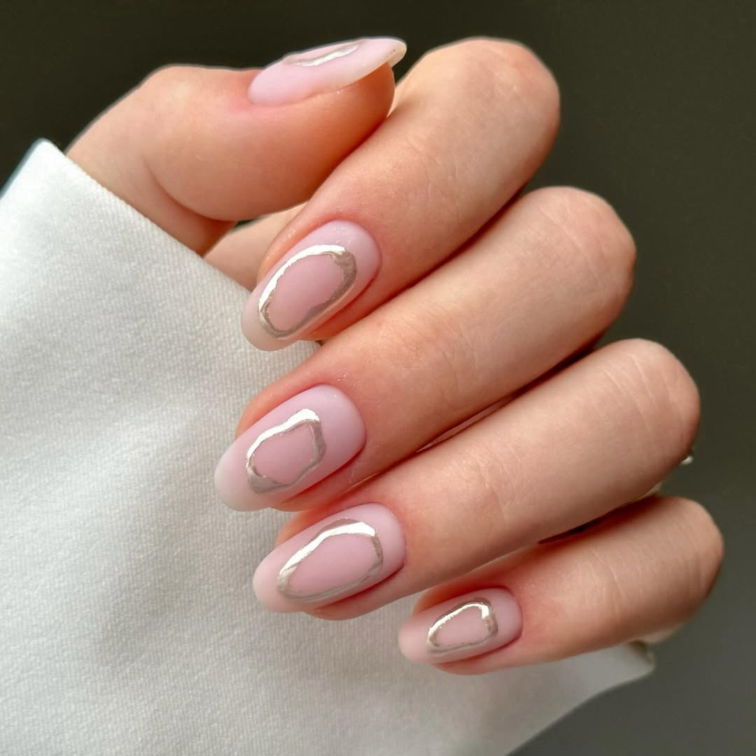 Silver Outline On All Nails Visual Idea — Everyday Winter Nails