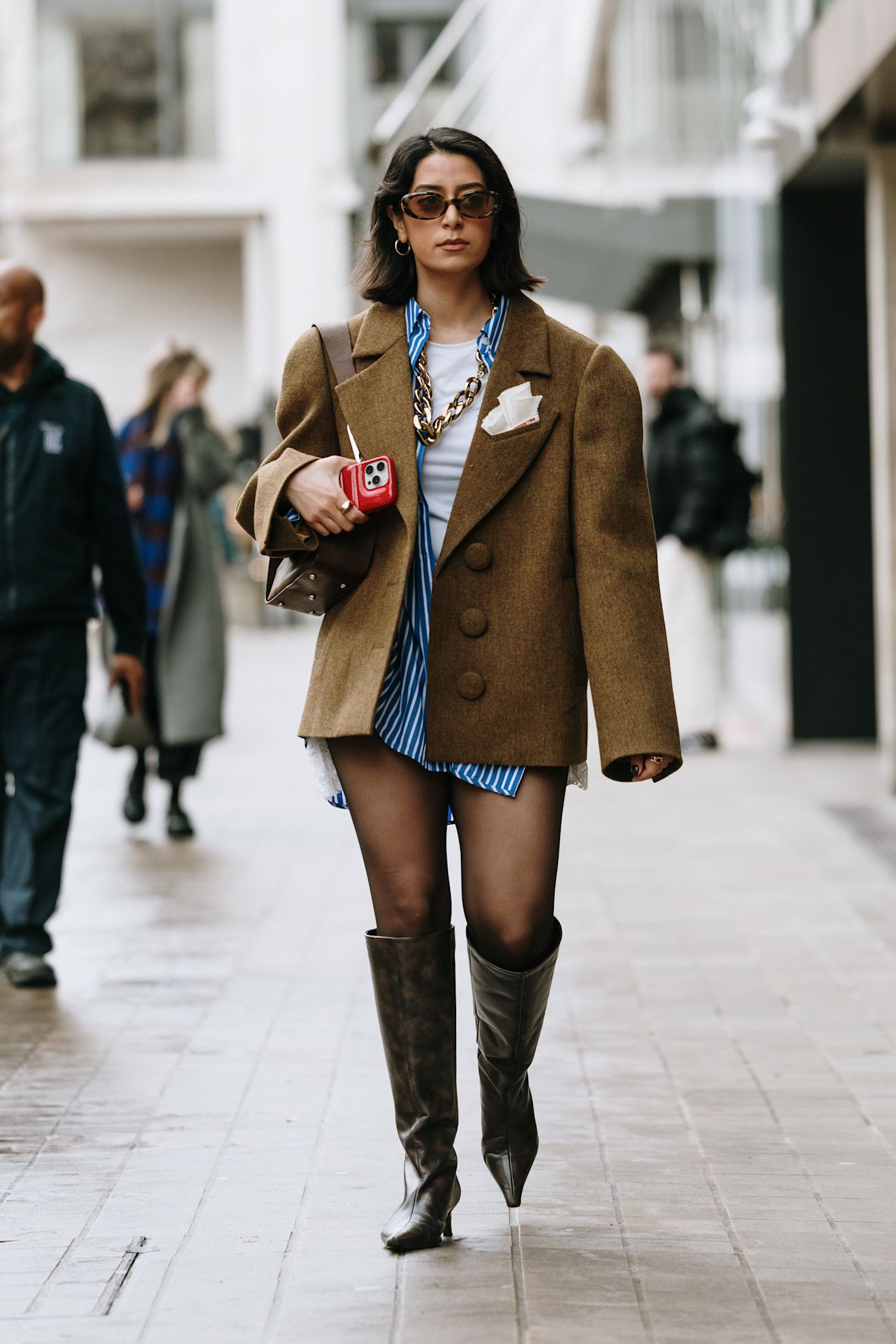Oversized Brown Blazer with Striped Shirt and Knee-High Boots Oversized Brown Blazer with Striped Shirt and Knee-High Boots — London Winter Outfits
