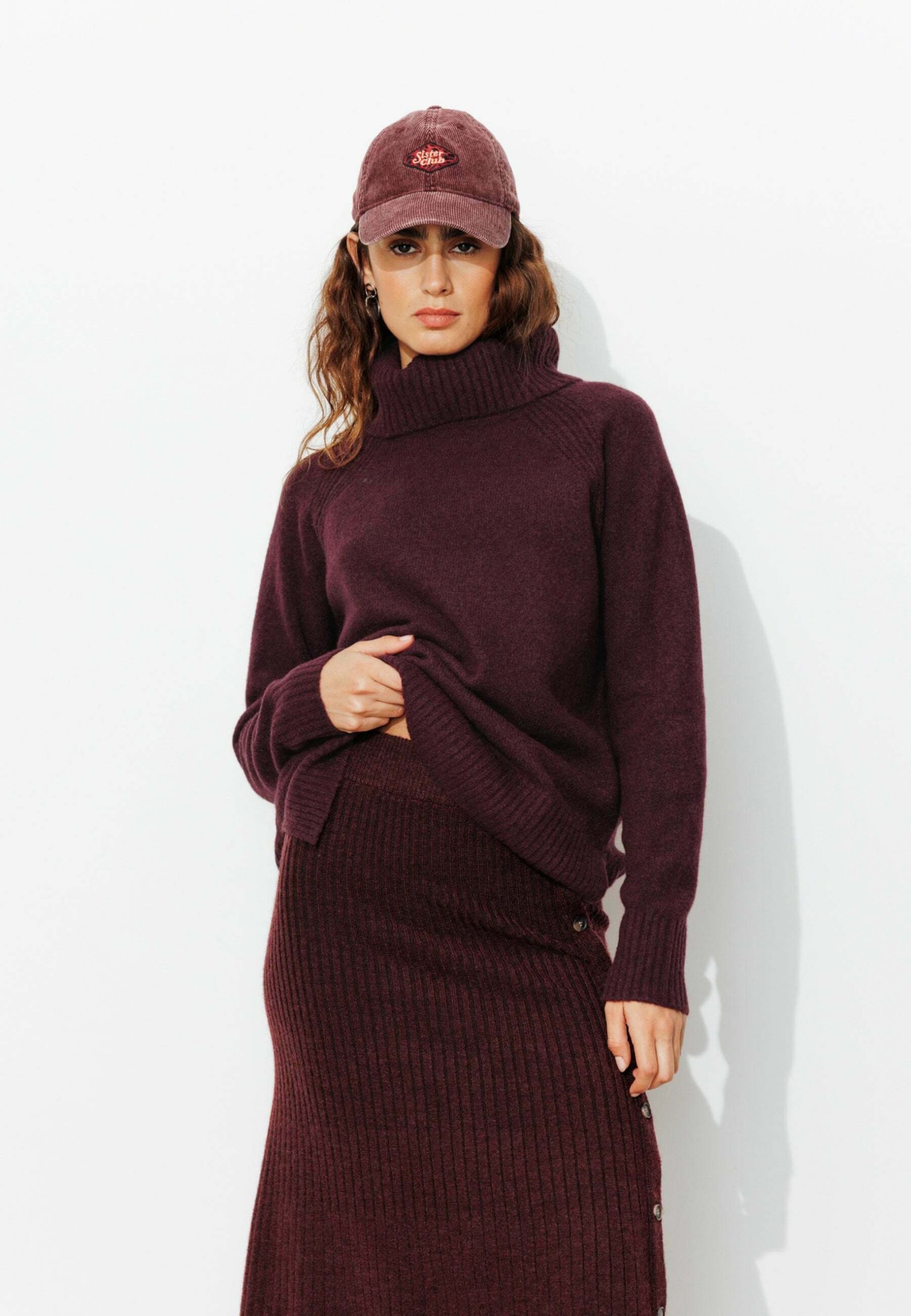 Burgundy Knit Set with Baseball Cap Burgundy Knit Set with Baseball Cap — Turtleneck Outfits