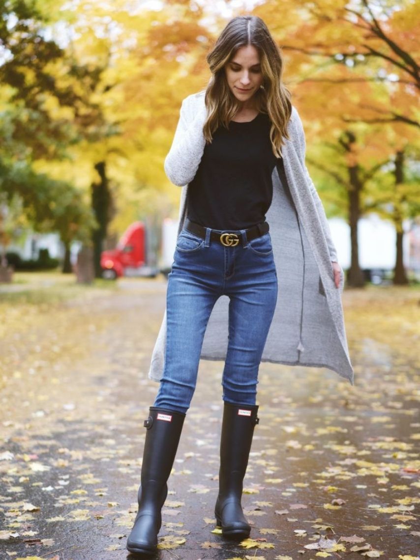 Rain Boots with Slim Jeans and Knit Cardigan Rain Boots with Slim Jeans and Knit Cardigan — Black Boots Outfits