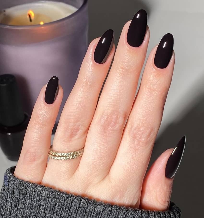 Glossy Charcoal Grey Short Oval Nails Glossy Charcoal Grey Short Oval Nails — Dark Winter Nails