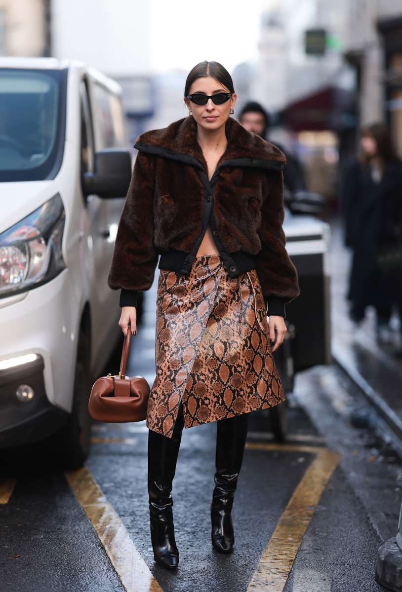 Snakeskin Print Leather Skirt with Cropped Faux Fur Jacket Snakeskin Print Leather Skirt with Cropped Faux Fur Jacket — Leather Skirt Outfits