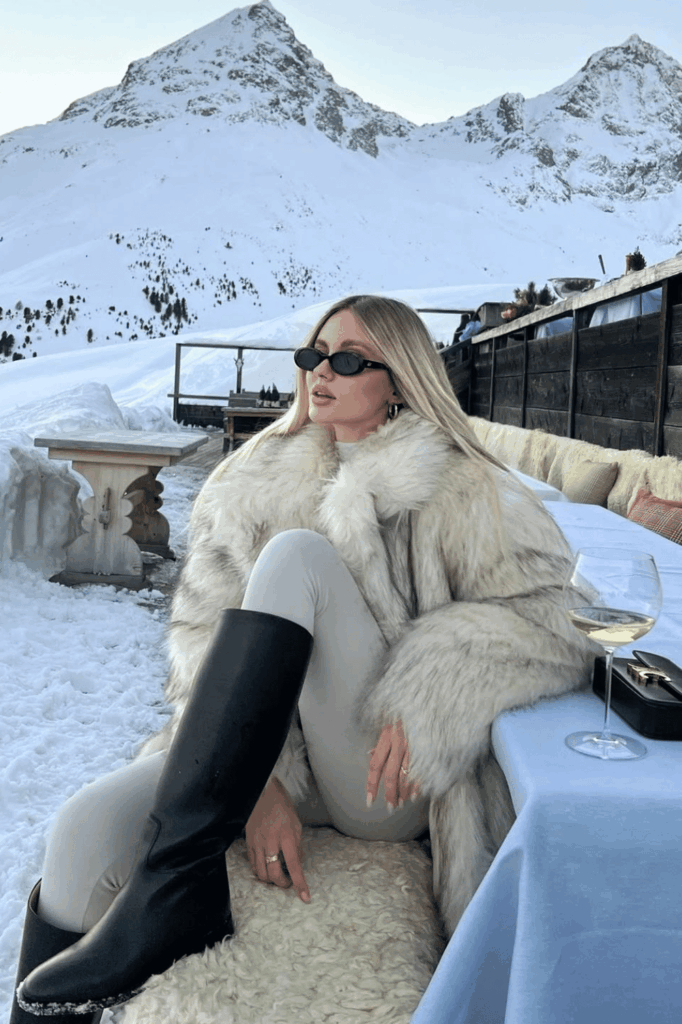 Oversized Faux Fur Coat with Fitted Leggings Oversized Faux Fur Coat with Fitted Leggings — Apres Ski Outfits