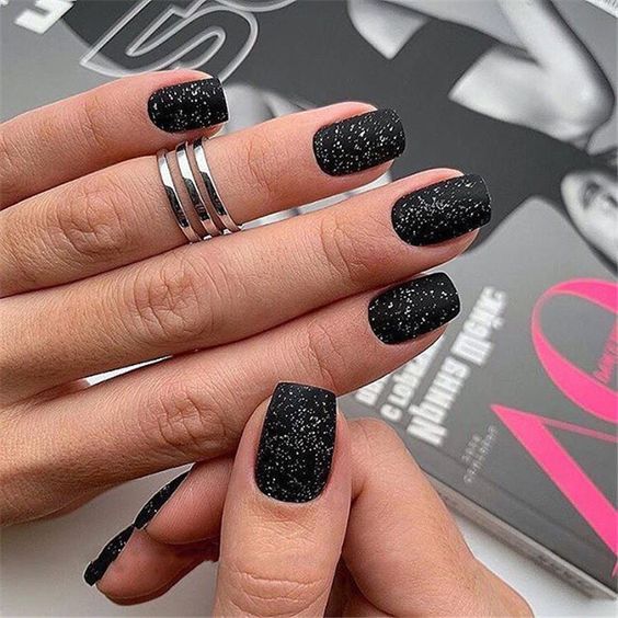 Glossy Black Tortoiseshell Medium Oval Nails Glossy Black Tortoiseshell Medium Oval Nails — Dark Winter Nails