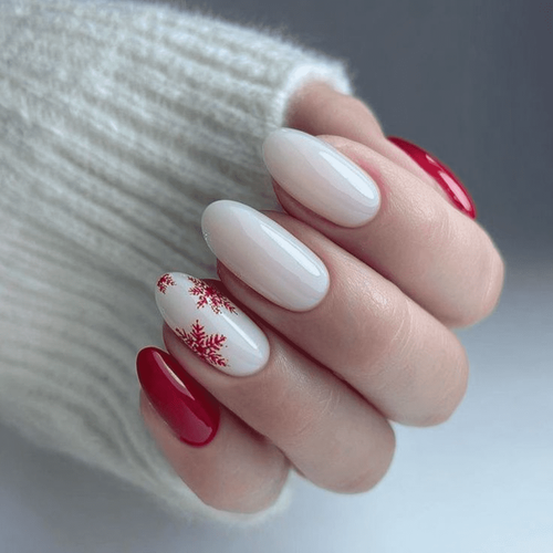 Visual Idea — Winter Oval Nails