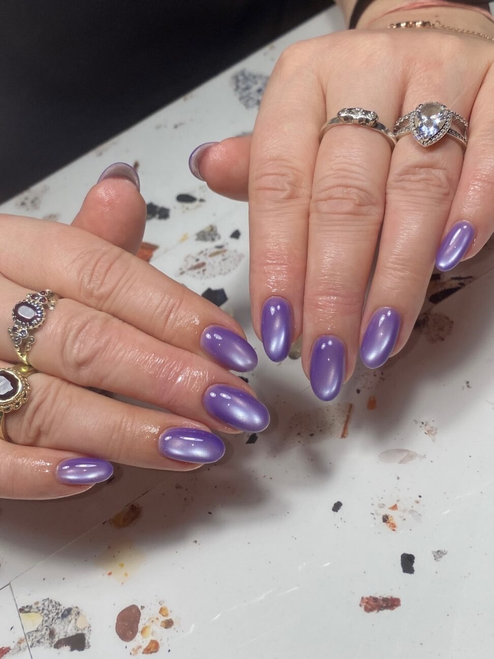 Glossy Cat-Eye Visual Idea — Winter Oval Nails