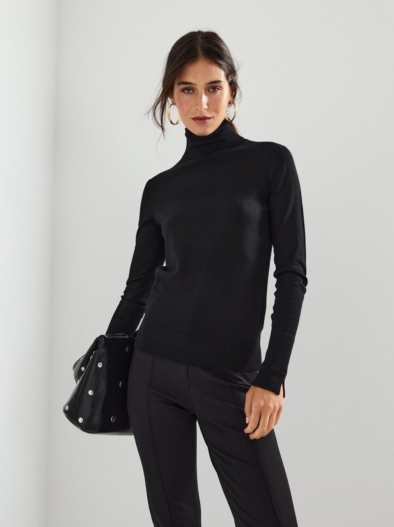 Fitted Black Turtleneck with Split Cuffs Fitted Black Turtleneck with Split Cuffs — Turtleneck Outfits