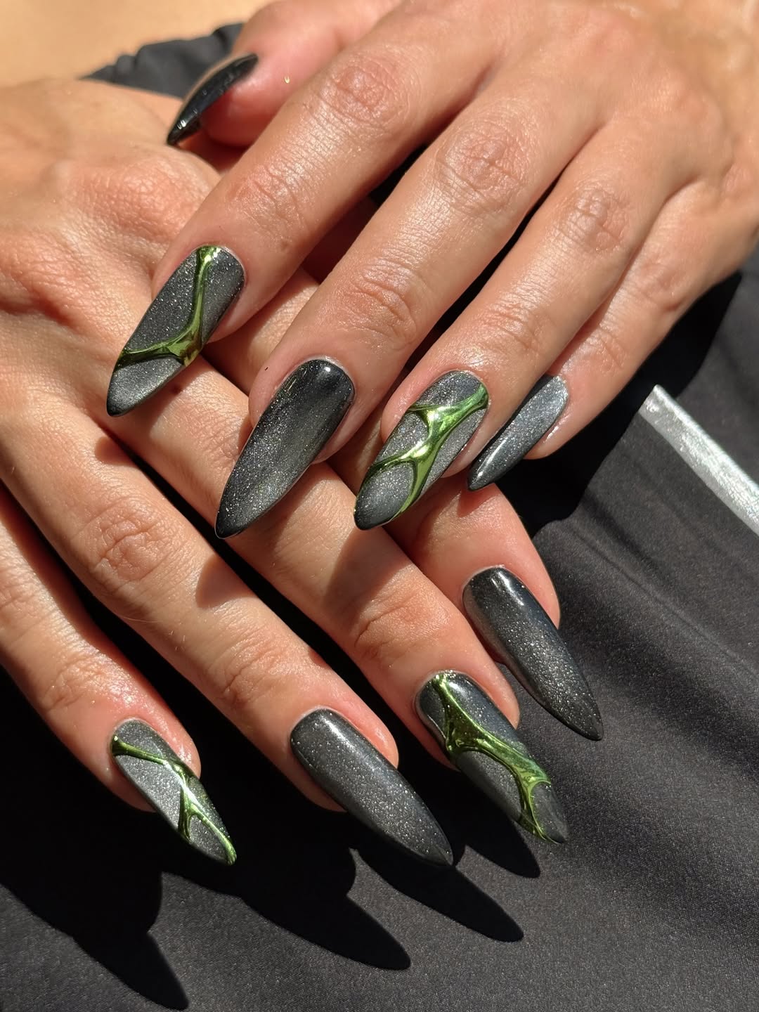 Dark Grey Swirl Cat Eye Accents — Winter Cat Eye Nails