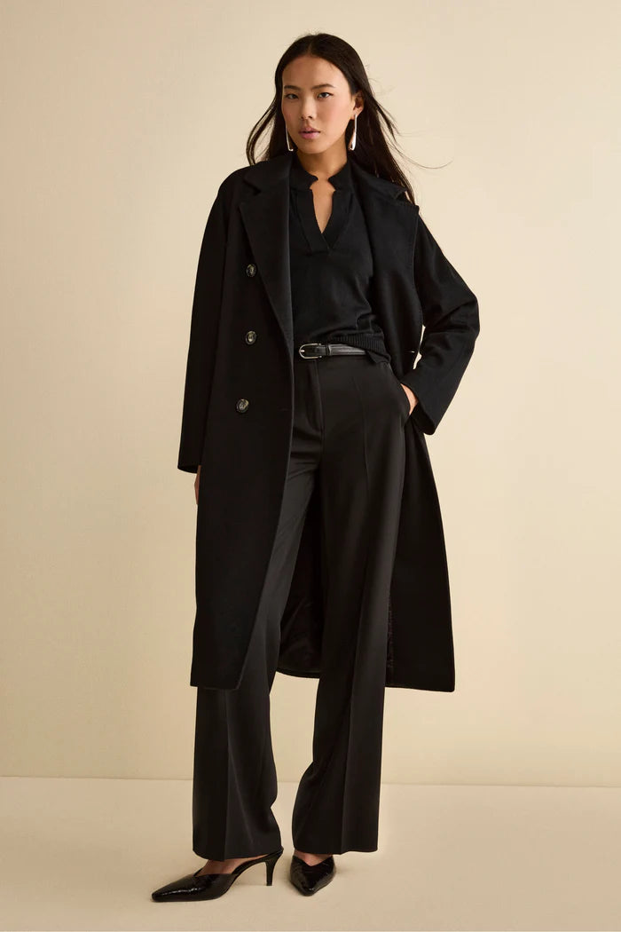 Classic Black Long Coat for Business Casual Style — Long Coat Outfits