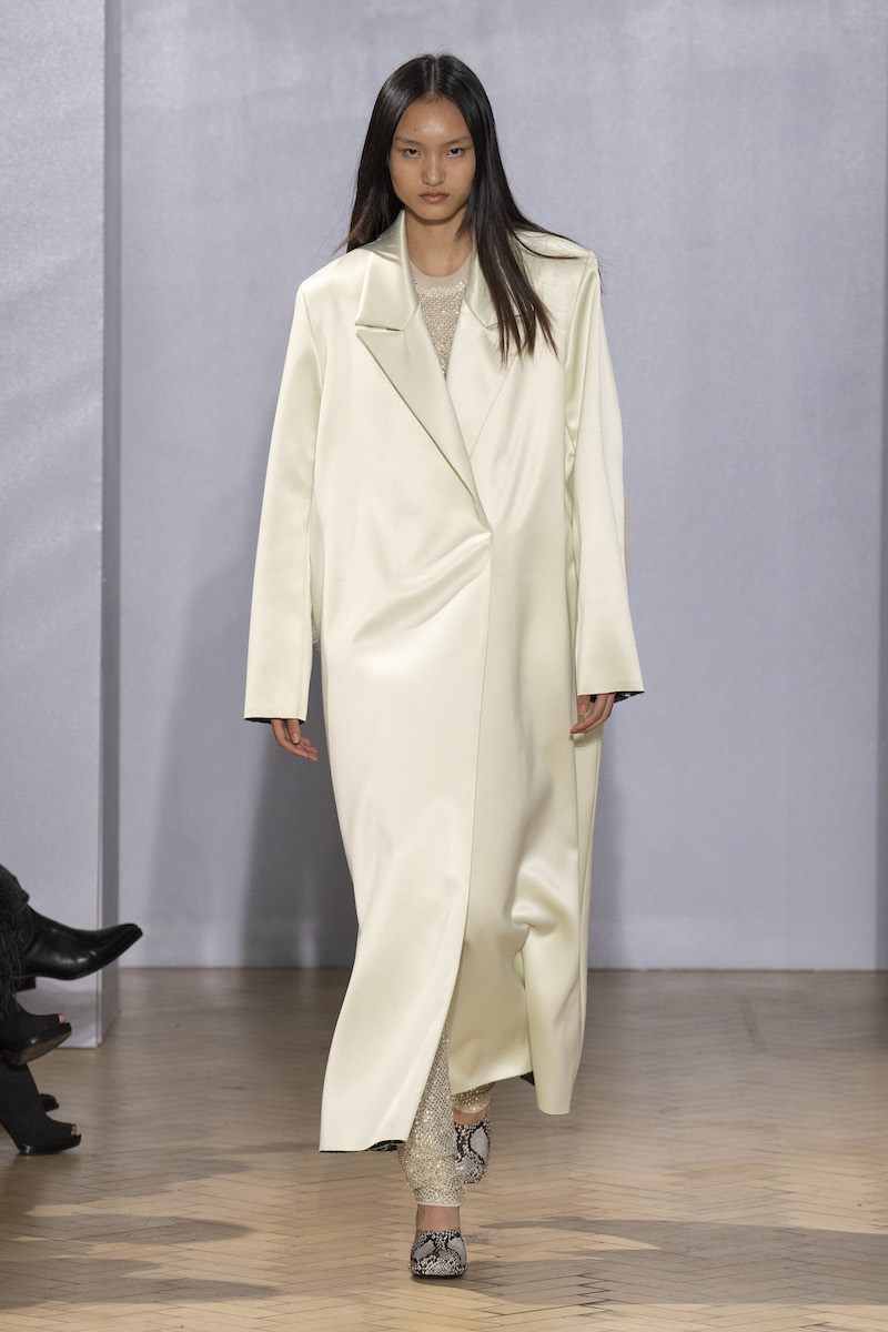 Cream Oversized Coat with Textured Knit and Slim Trousers — Minimalist Winter Outfits