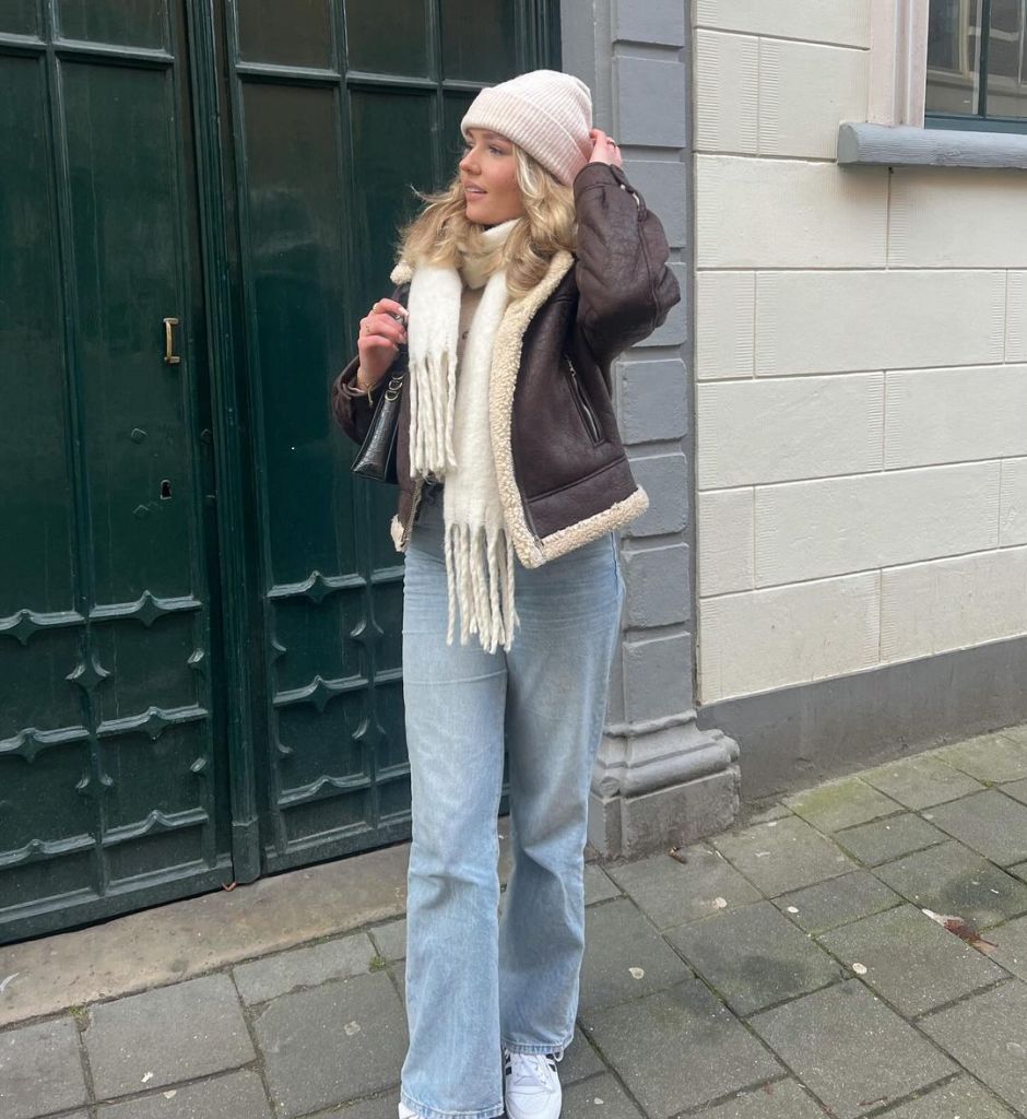 Aviator Jacket and Turtleneck with Wide-Leg Jeans Aviator Jacket and Turtleneck with Wide-Leg Jeans — Winter Outfits with Jeans