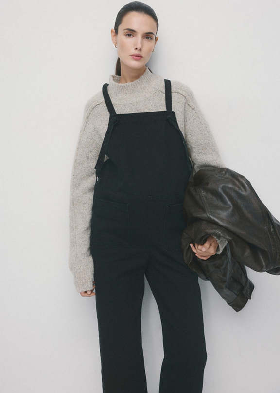 Textured Grey Knit Sweater and Black Denim Overalls Textured Grey Knit Sweater and Black Denim Overalls — Winter Maternity Outfits
