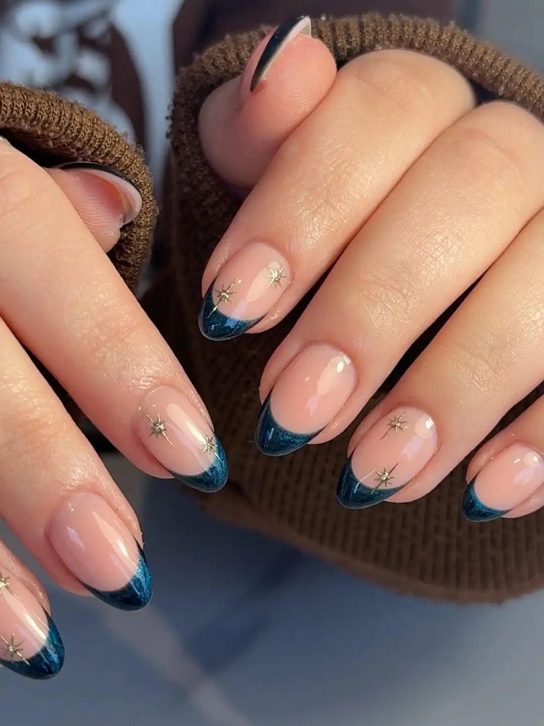 Medium Oval Dark Teal with Gold Stars — Winter French Tip Nails