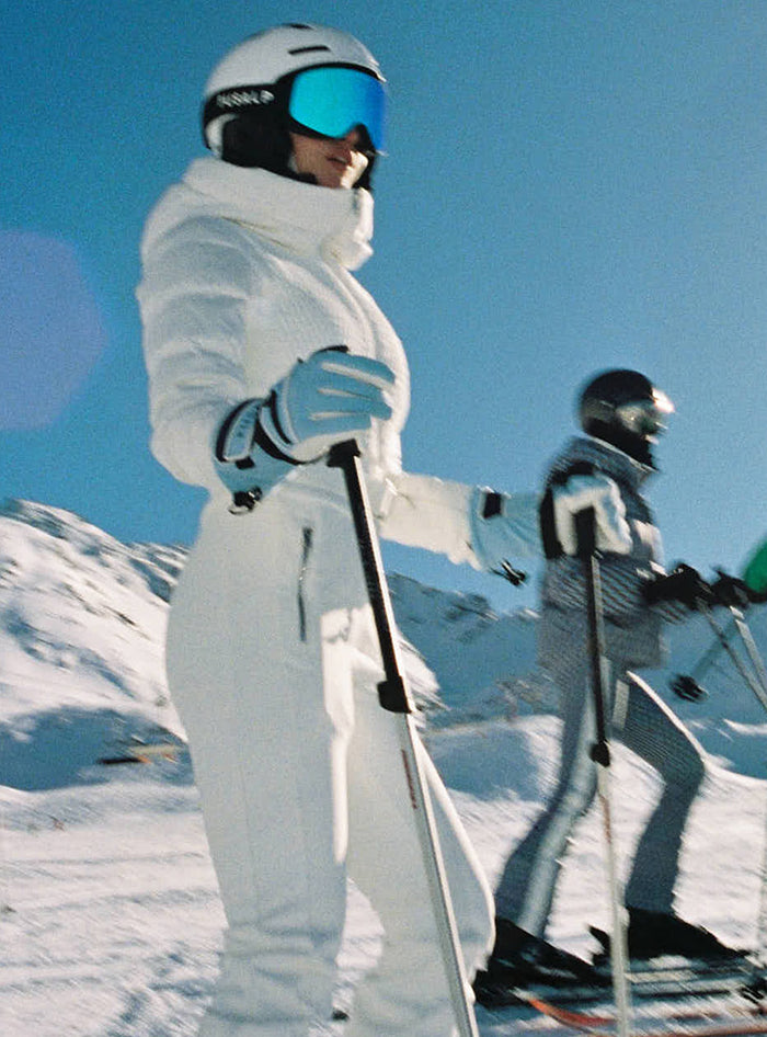 White Ski Suit Light Blue Gloves Outfit Idea White Ski Suit Light Blue Gloves Outfit Idea — Ski Outfits