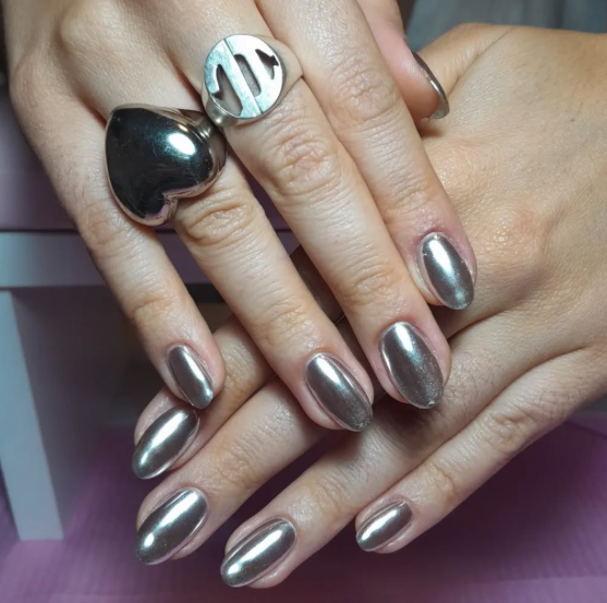 High-Shine Silver Chrome Hands — Winter Chrome Nails