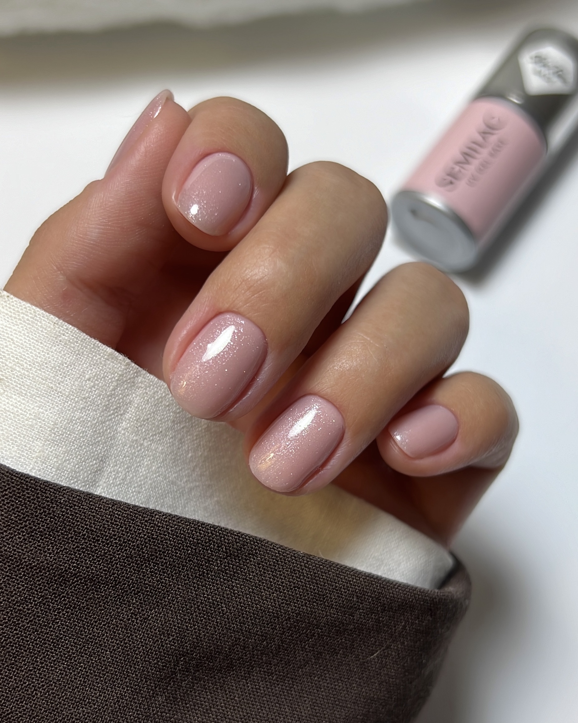 Pale Pink Shimmer Oval Nails Pale Pink Shimmer Oval Nails — Winter Nail Colors for Pale Skin