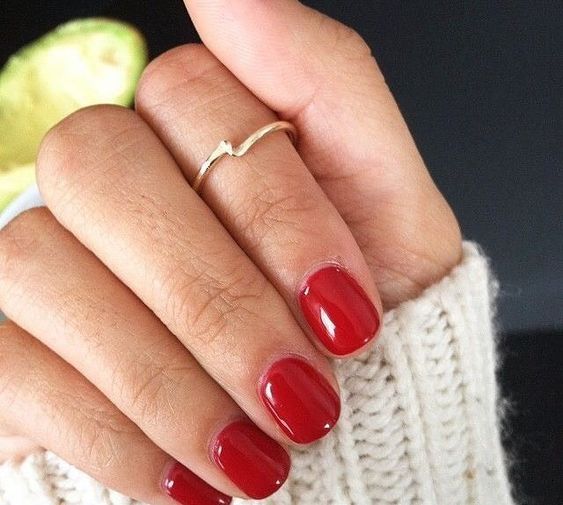 Vibrant Red Glossy Short Oval Nails — Short Winter Nails