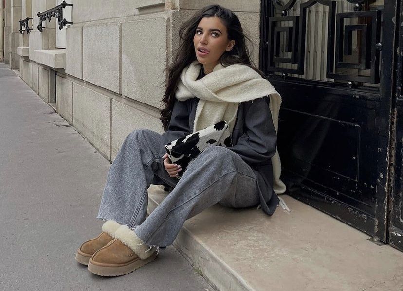 Grey Jeans and Blazer with Shearling-Trimmed Ugg Boots Grey Jeans and Blazer with Shearling-Trimmed Ugg Boots — Ugg Boots Outfits