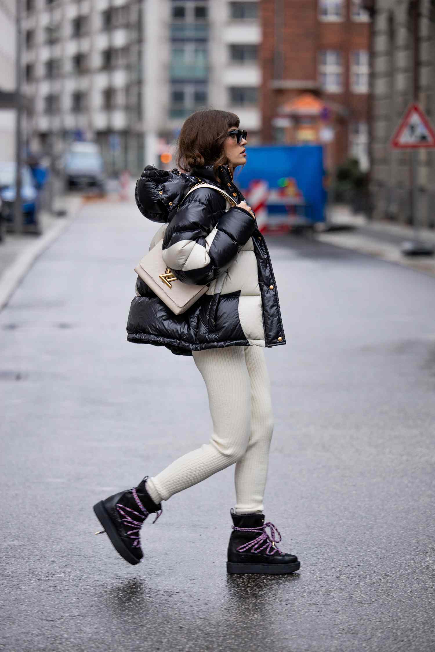 Color-Blocked Puffer Jacket and Ribbed Leggings for a Sporty Winter Vibe Color-Blocked Puffer Jacket and Ribbed Leggings for a Sporty Winter Vibe — Winter Photoshoot Outfits