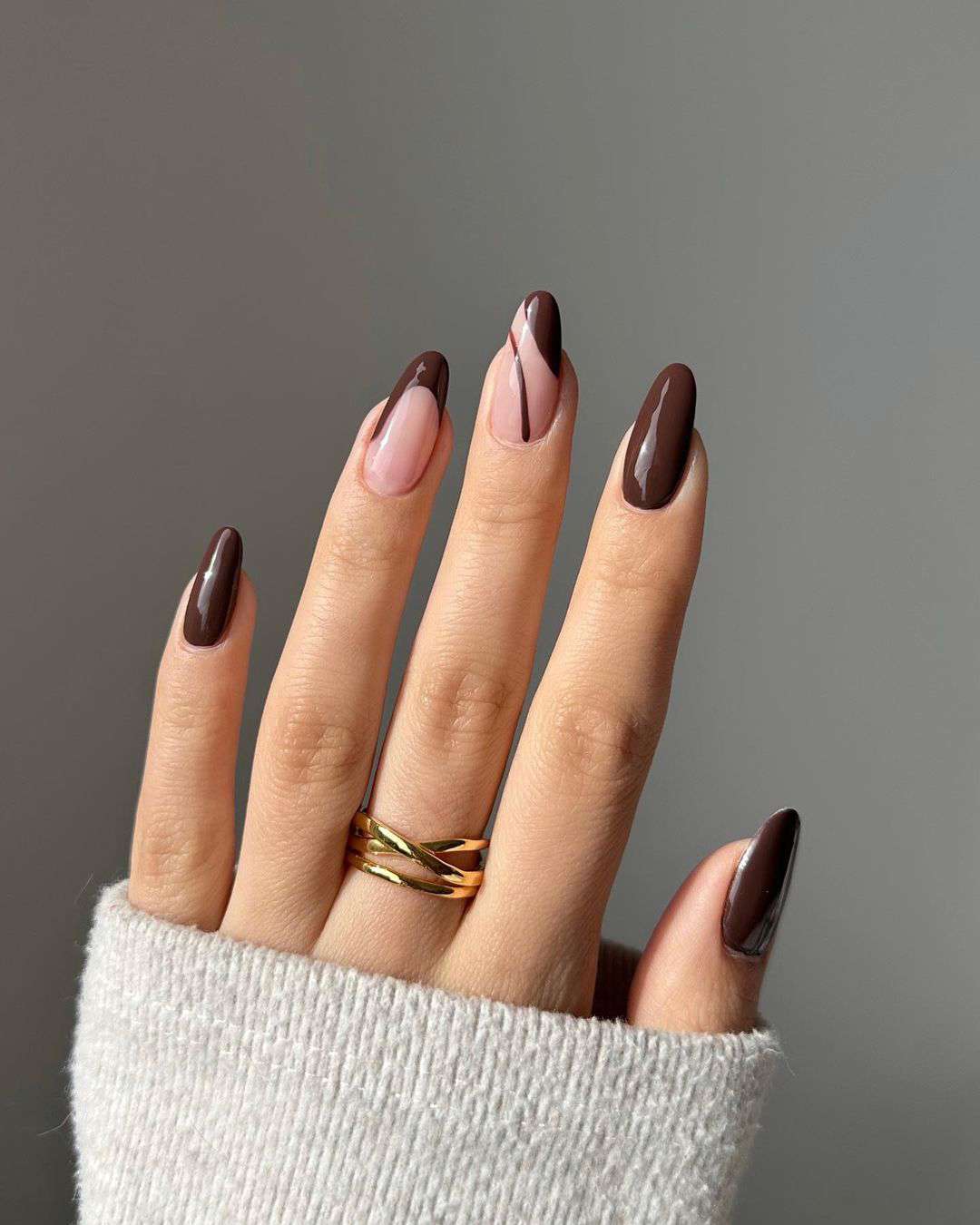 Swirl Design On Accent Nails Visual Idea — Simple Winter Nails