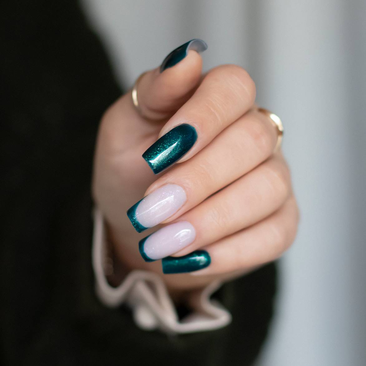 Teal Glitter French Short Nails — Winter Glitter Nails
