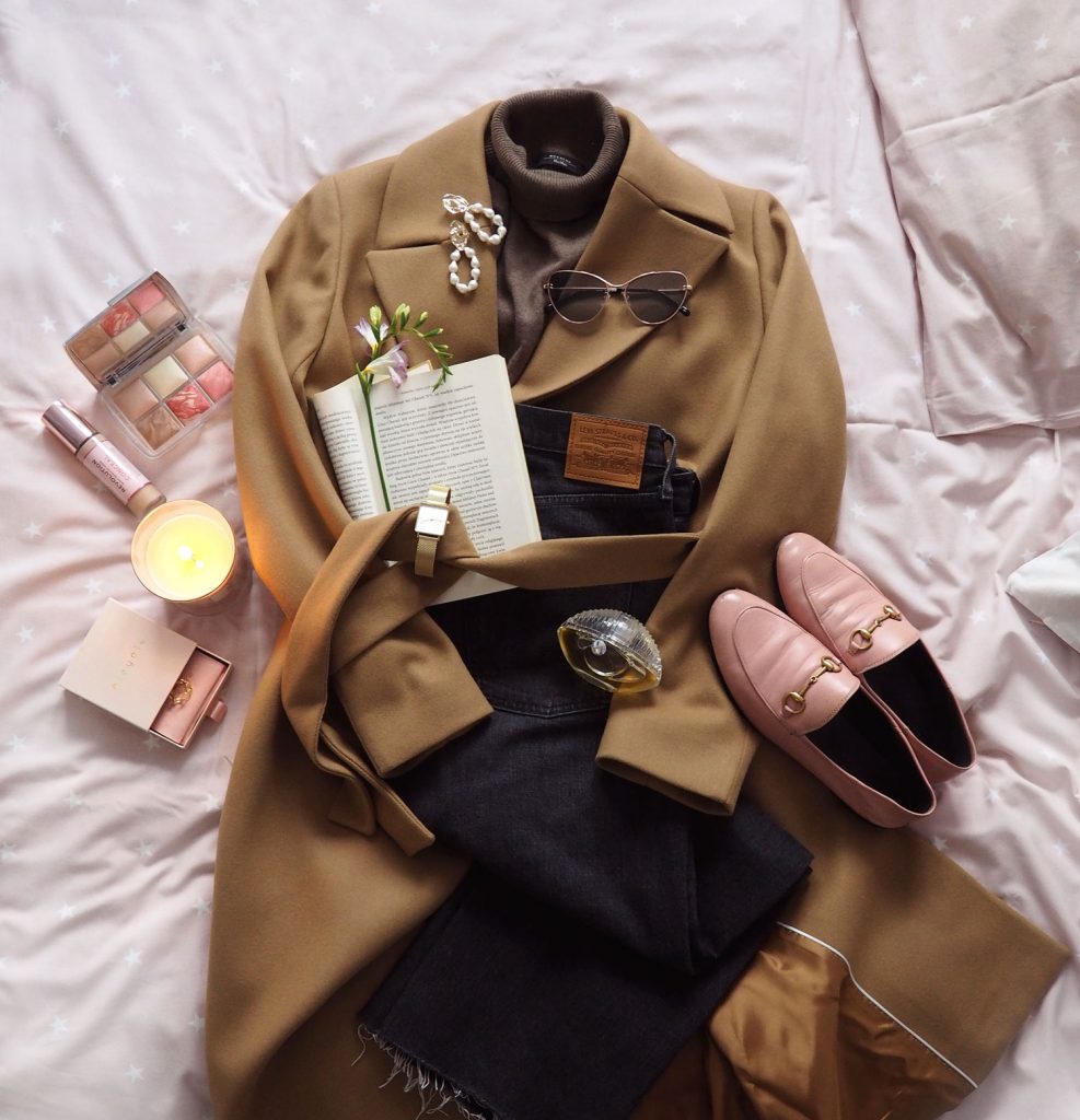 Camel Wool Coat Styled with Turtleneck and Pink Loafers for Casual Chic Camel Wool Coat Styled with Turtleneck and Pink Loafers for Casual Chic — Winter Capsule Wardrobe