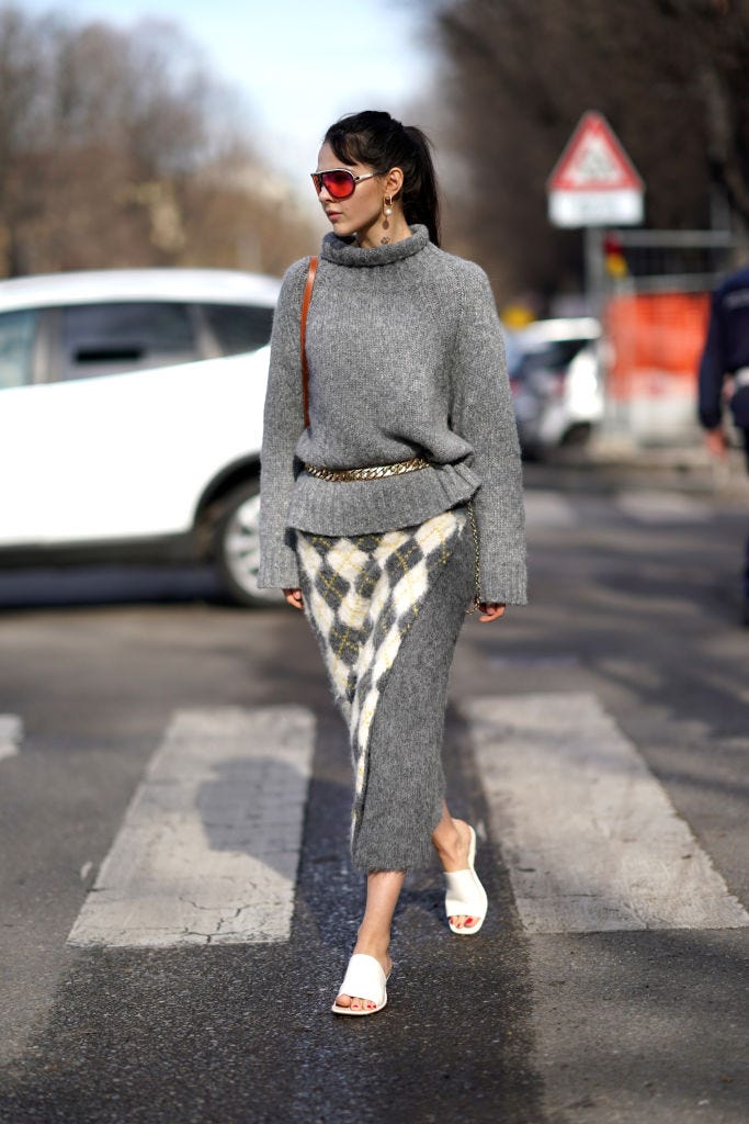Grey Turtleneck Sweater with Argyle Midi Skirt and Chain Belt Grey Turtleneck Sweater with Argyle Midi Skirt and Chain Belt — Sweater Outfits