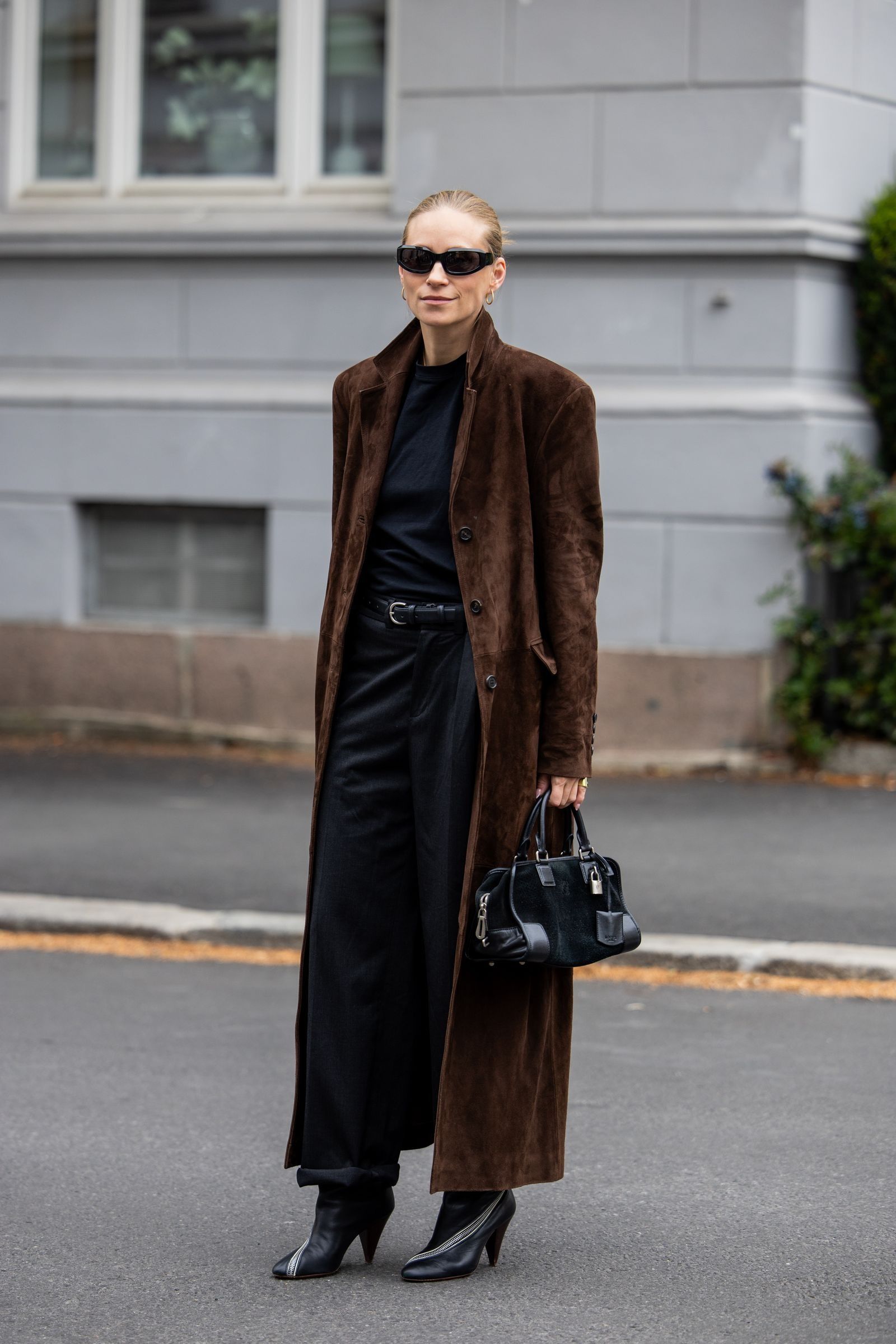 Long Suede Coat Over Casual Separates Long Suede Coat Over Casual Separates — Classy Winter Outfits