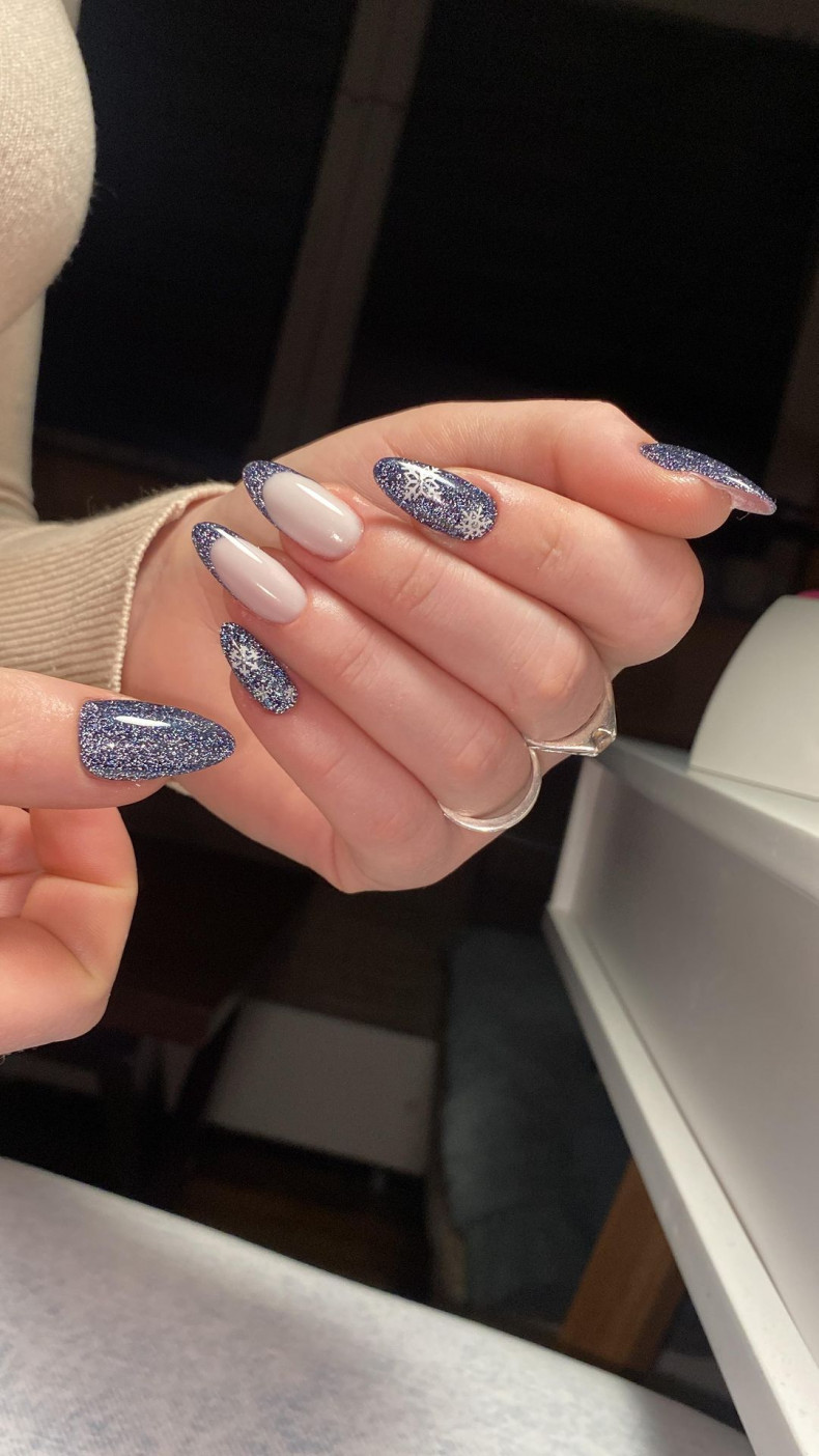 Winter Visual Idea — Winter Gray Nails