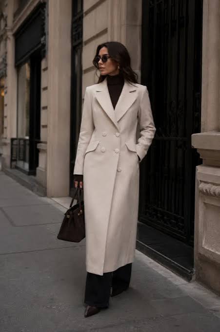 Chic Cream Coat Over Black Turtleneck and Trousers Chic Cream Coat Over Black Turtleneck and Trousers — Winter Dinner Outfits