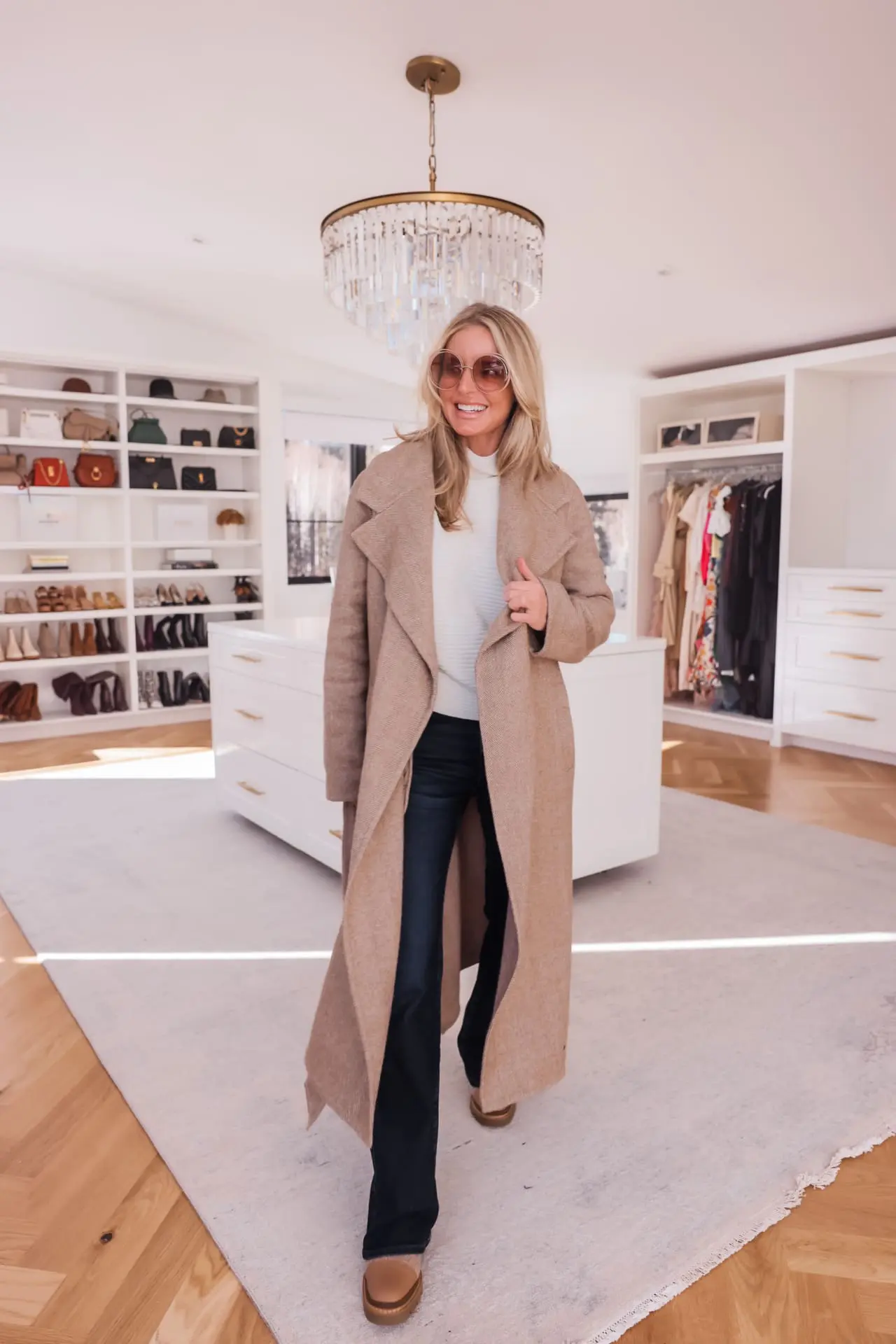 Longline Beige Coat with Flared Jeans and White Turtleneck Longline Beige Coat with Flared Jeans and White Turtleneck — Winter Outfits for Moms