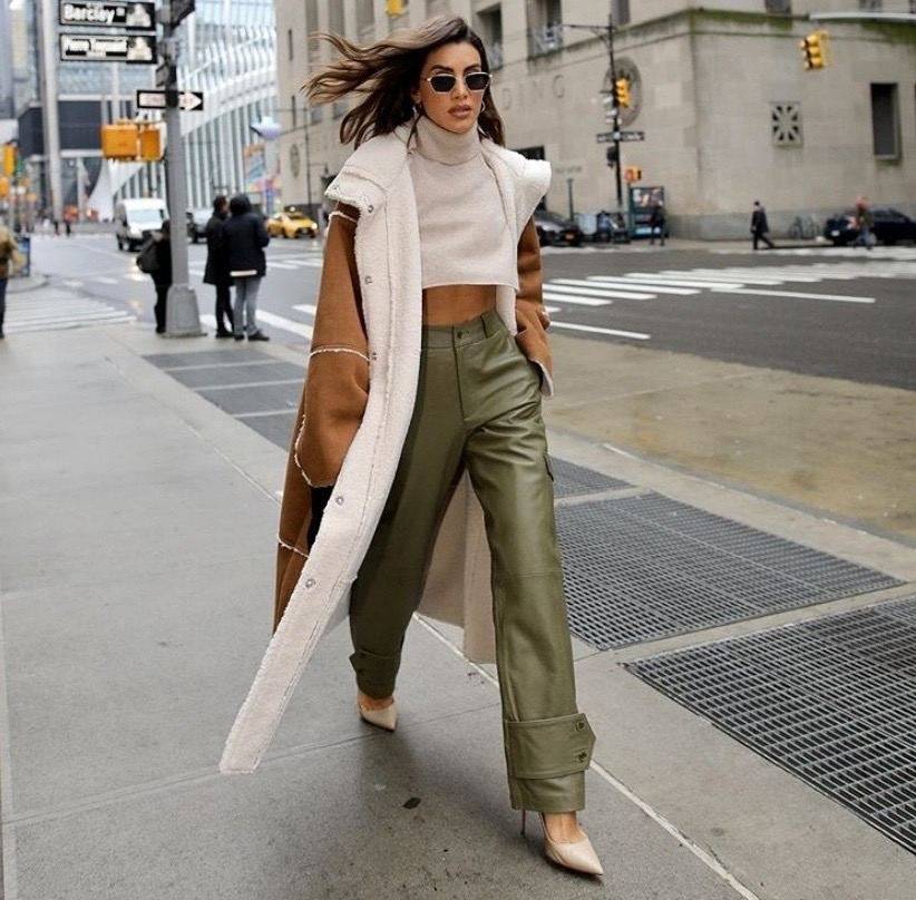 Olive Green Cargo Leather Pants with Teddy Coat Olive Green Cargo Leather Pants with Teddy Coat — Leather Pants Outfits
