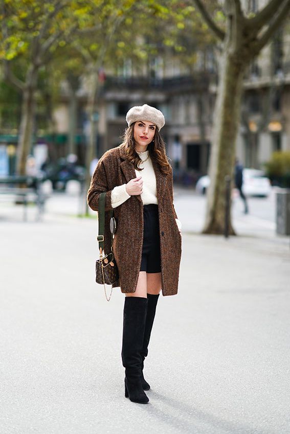Black Suede Over-The-Knee Boots Outfit Idea Black Suede Over-The-Knee Boots Outfit Idea — Beret Outfits