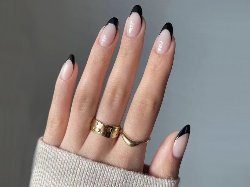 Glossy Medium Almond Black French Tips — Winter French Tip Nails